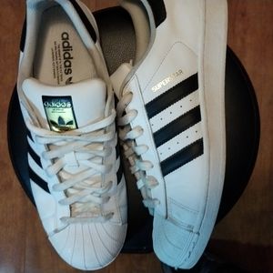 Adidas superstars sz 10